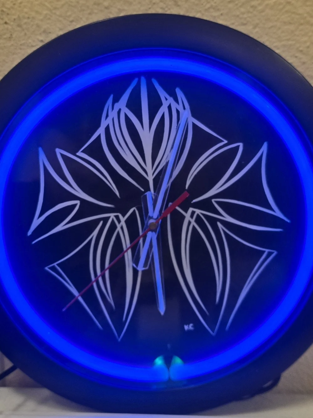 TESTED KC Hand Painted Pinstripe Blue Neon Quartz Wall Clock Battery Operated